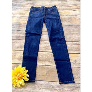 NWOT AMERICAN EAGLE JEANS- 2 SHORT